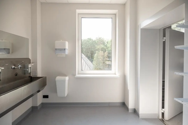 Enhancing Workplace Cleanliness and Comfort